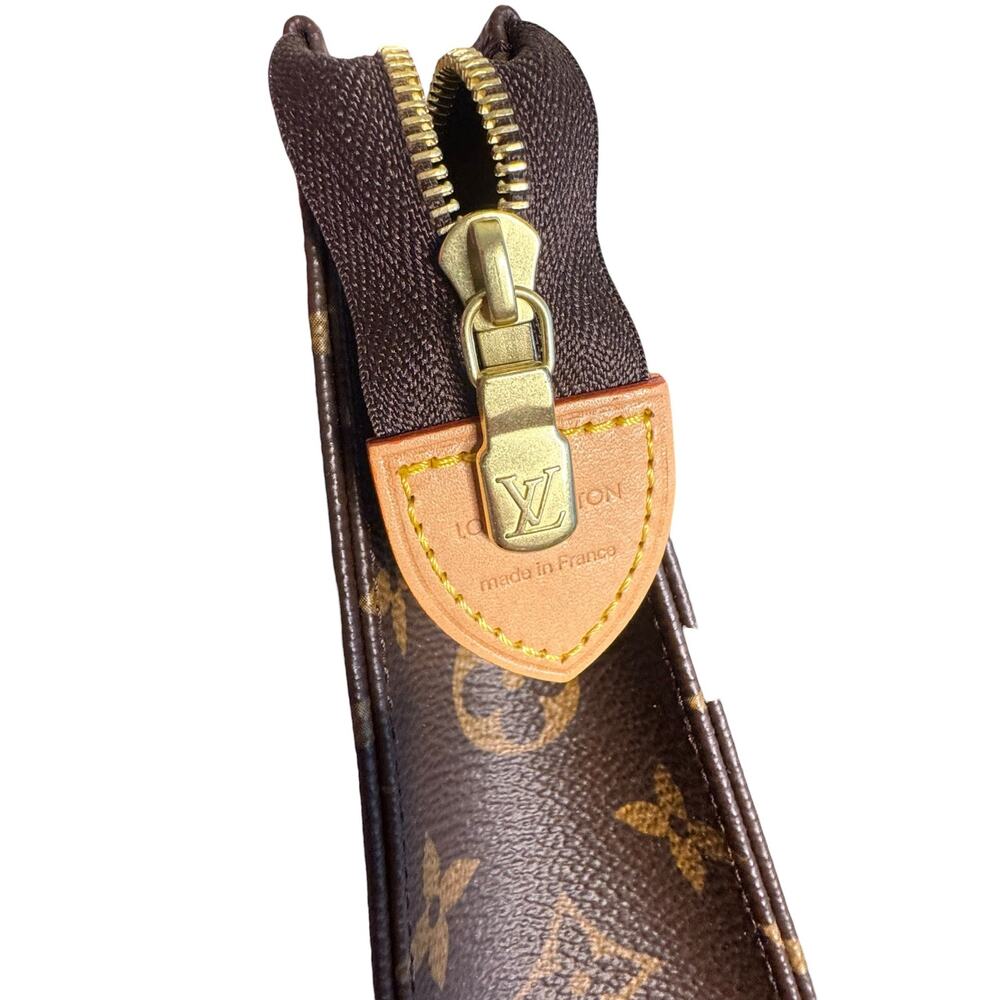 Louis Vuitton Trio Toilet Pouch in Classic Monogram Coated Canvas - Picture 9 of 16